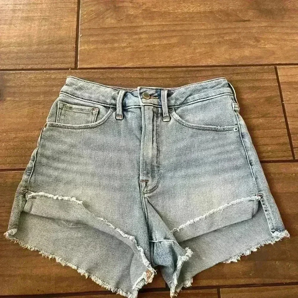 GOOD AMERICAN good curve shorts size 4/27 - Picture 2 of 5